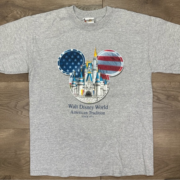 Walt Disney World Mickey Mouse USA Flag Shirt American Tradition Graphic Sz Med - Picture 2 of 4